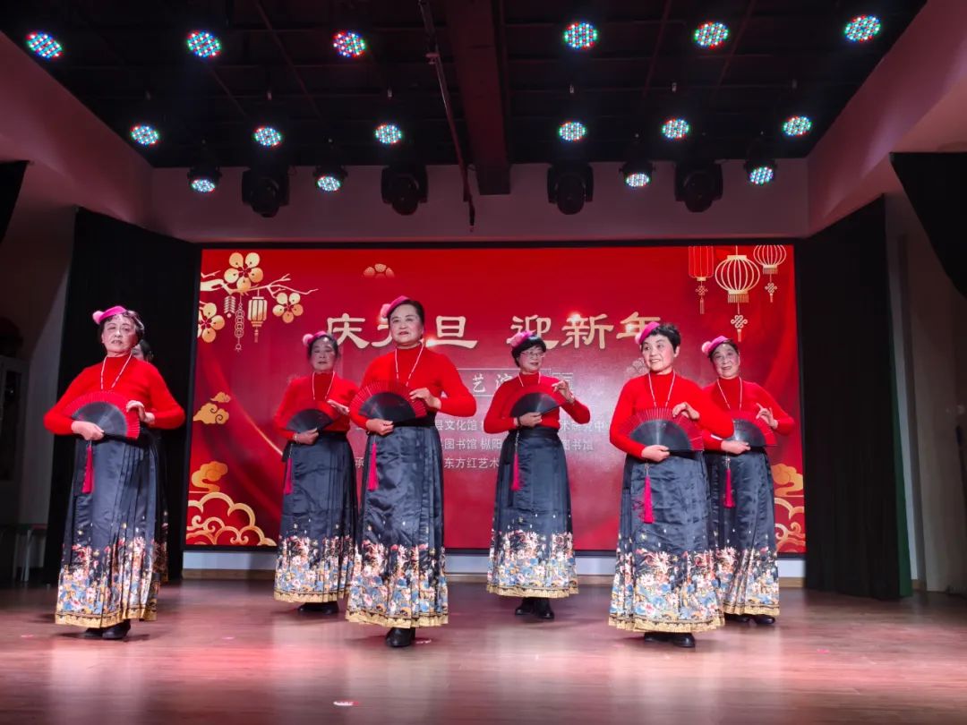 枞阳县文化馆开展“庆元旦 迎新年”文艺演出