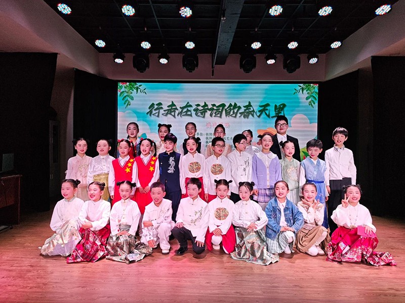 “行走在诗词的春天里”诵读活动走进枞阳县文化馆