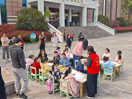 “与春同拓·手袋记”非遗植物拓印圆满举办