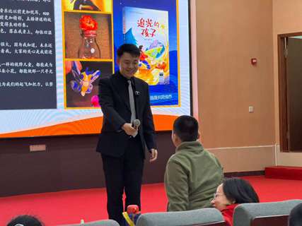 陶勇医生：以医学守护光明，用文字治愈人心