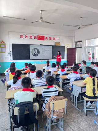 书香九进文化志愿服务进学校活动及