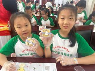 成果展示丨非遗进书香 巧手传匠心——孙畈糕点制作技艺科普课堂走进图书馆暑期托管班